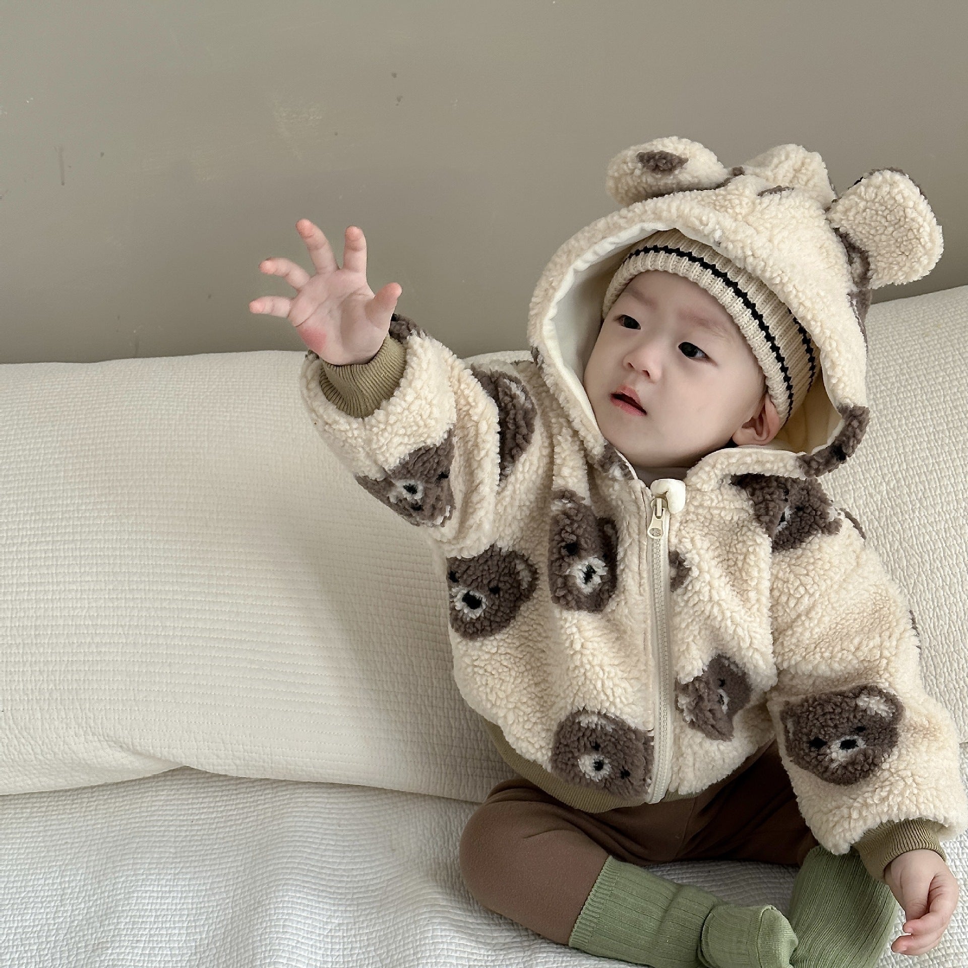 【66-100】もこもこ 帽子付き クマ柄 アウター - 画像 (3)