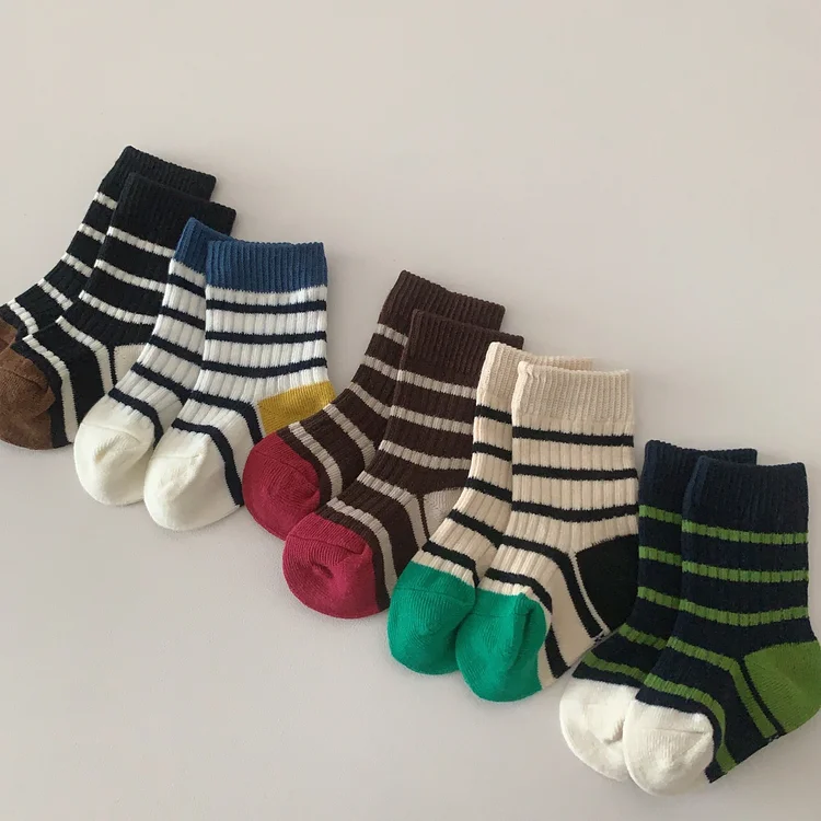 9aeb5ecceca172c003f4024a4b74b8eb_750x.webp 【GOODS】 韓国風 ボーダー ソックス - 画像 (1)