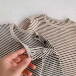 【73-100】 サイドボタン ボーダー シャツ - 画像 (9)