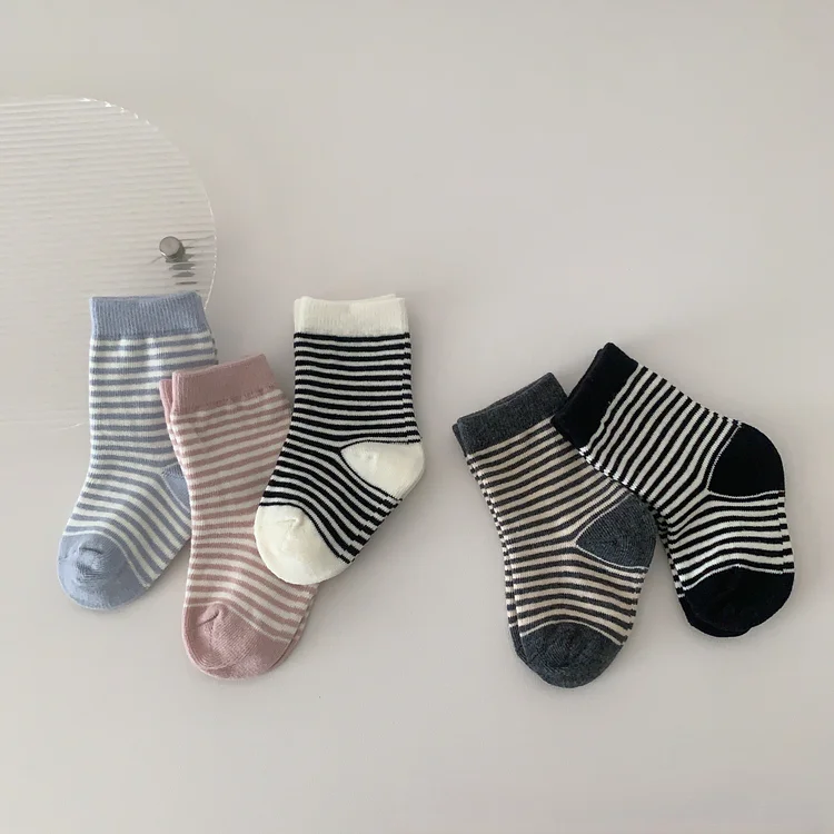 b05abdb103bdcd17daeaa4edf868414f_750x.webp 【GOODS】 ボーダー ソックス - 画像 (1)