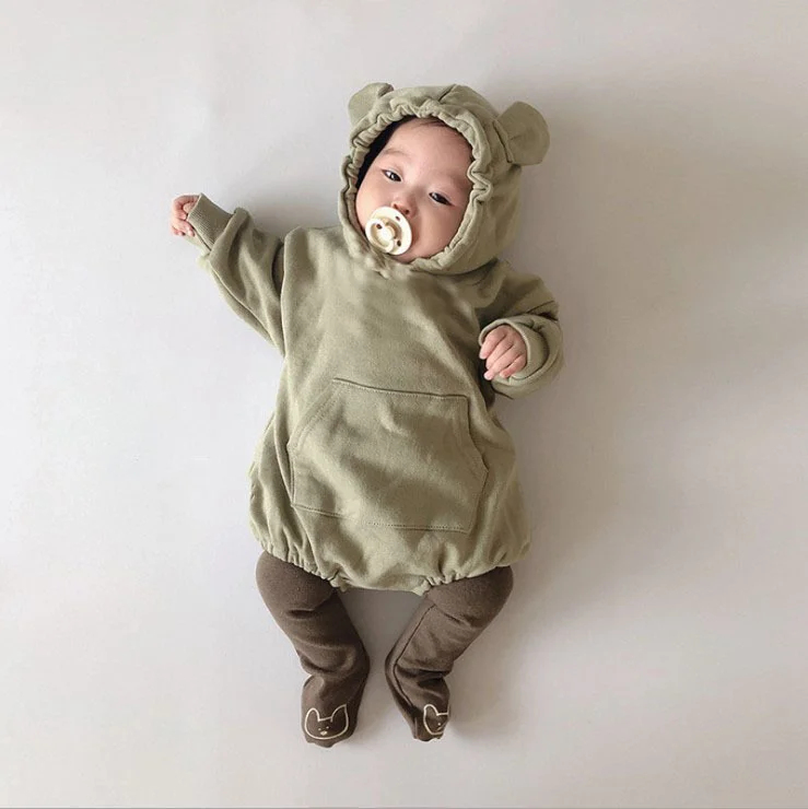b7b6024e2230f146b602254a07650fd6_750x.webp 【66-90】ピュアカラーフート付き ロンパース - 画像 (1)