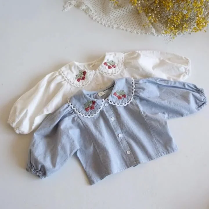 c87f227377fa97c35a7b299727bf6035_750x-1.webp 【66-100】 イチゴ刺繍 シャツ - 画像 (1)