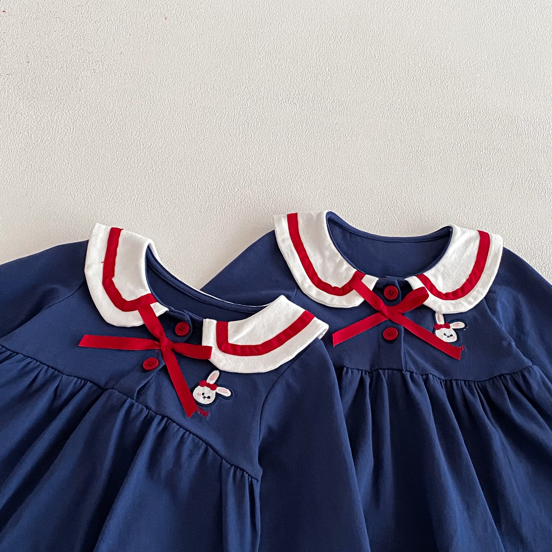 【66-100】姉妹お揃いコーデ ウサギ柄 セーラー風 ロンパース/ワンピース - 画像 (11)