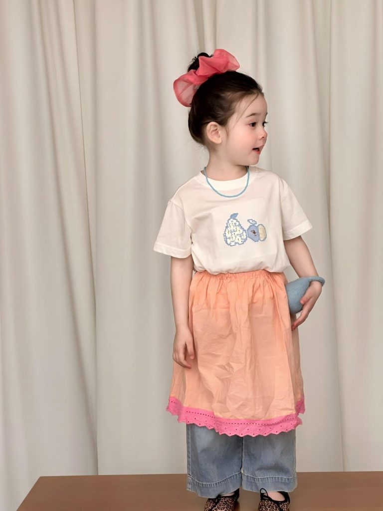【90-140cm】Ｔシャツ or 付き裾 or デニムパンツ 女の子 可愛い