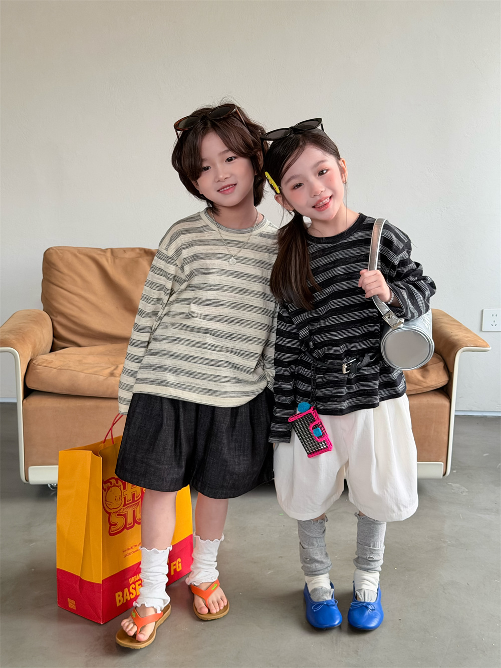 【90-150】長袖Tシャツ 男女兼用 ボーダー柄 バックワッペン刺繍 ゆったり カジュアル トップス - 画像 (3)