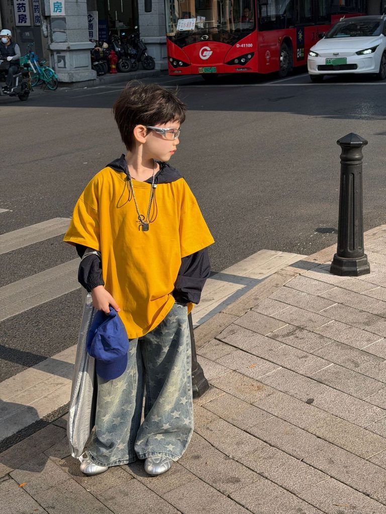 【90-160cm】長袖 Tシャツ 男の子 合わせやすい ストレート カッコイイ トップス