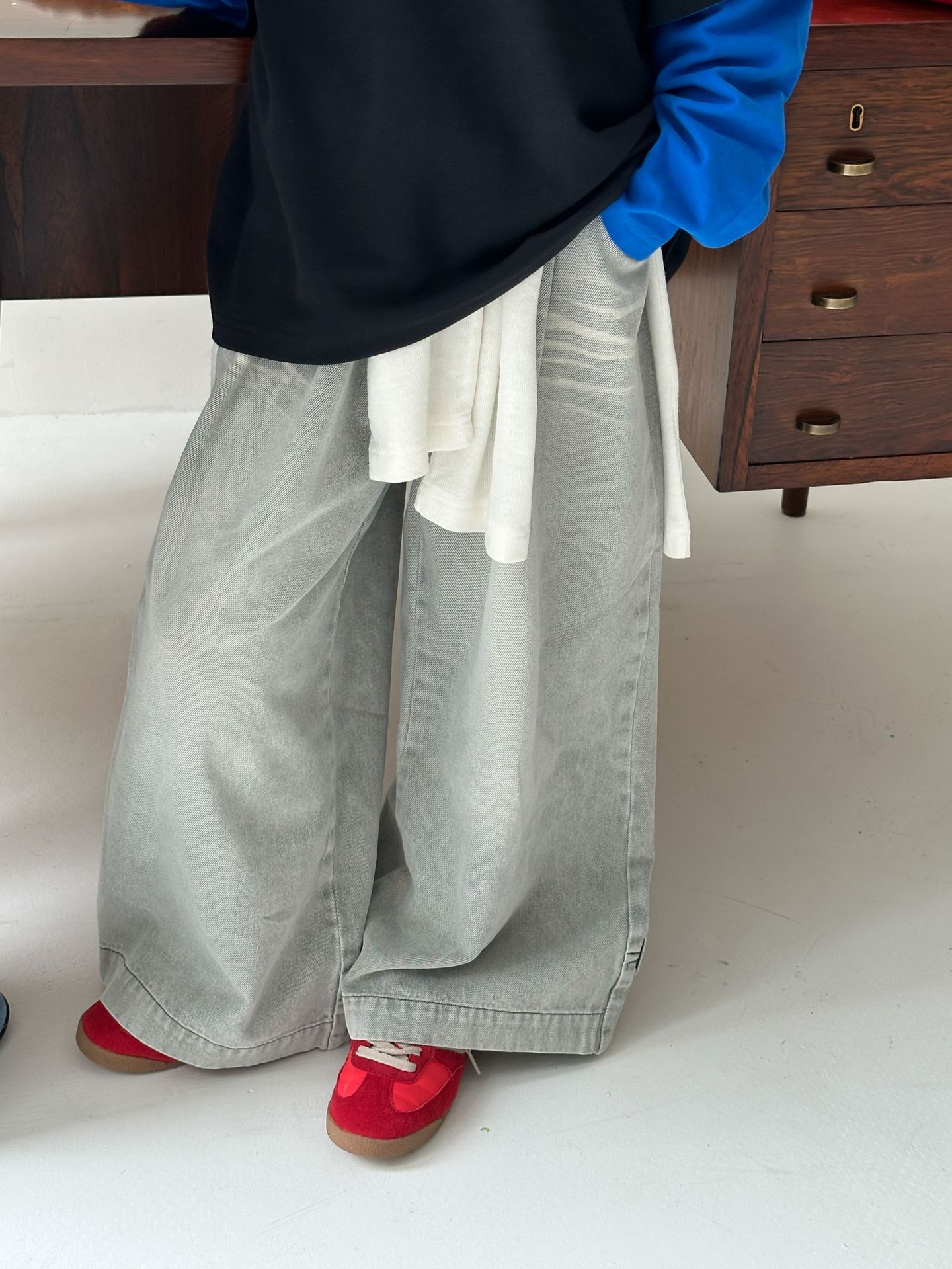 【90-150】デニムパンツ ストレート ゆったり ライトカラー サンドウォッシュ加工 カジュアル ロングパンツ - 画像 (3)