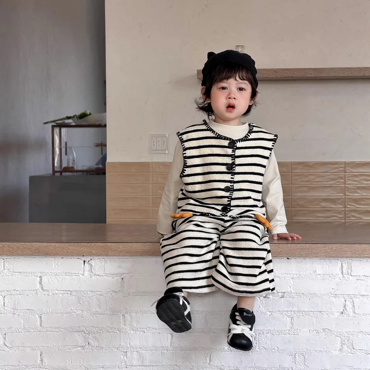 【73-110】セットアップ or インナー ペーギンデザイン 可愛い ベビー服 - 画像 (2)