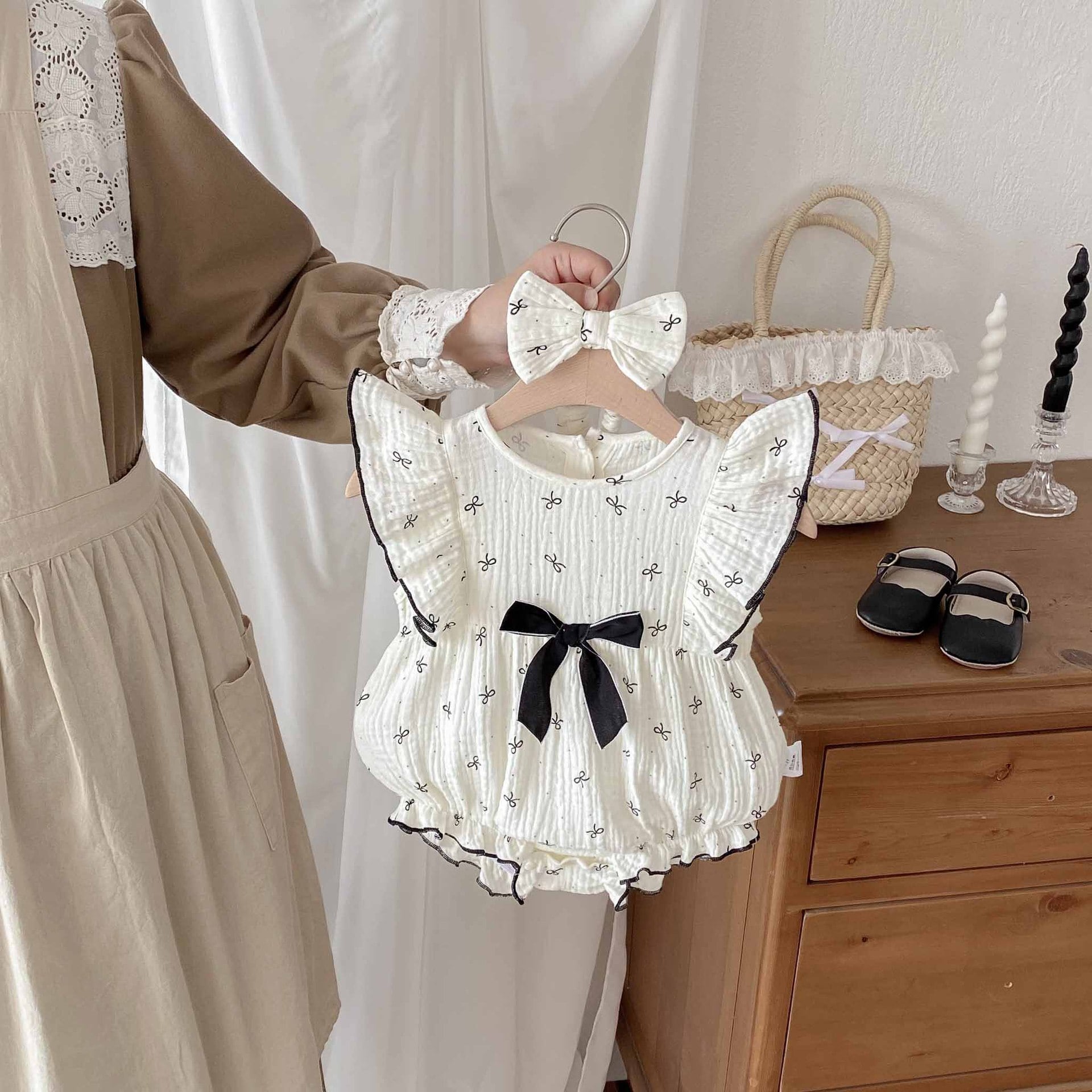 【66-90】ロンパース ブラック蝶結び フリル おしゃれ ベビー服 - 画像 (8)