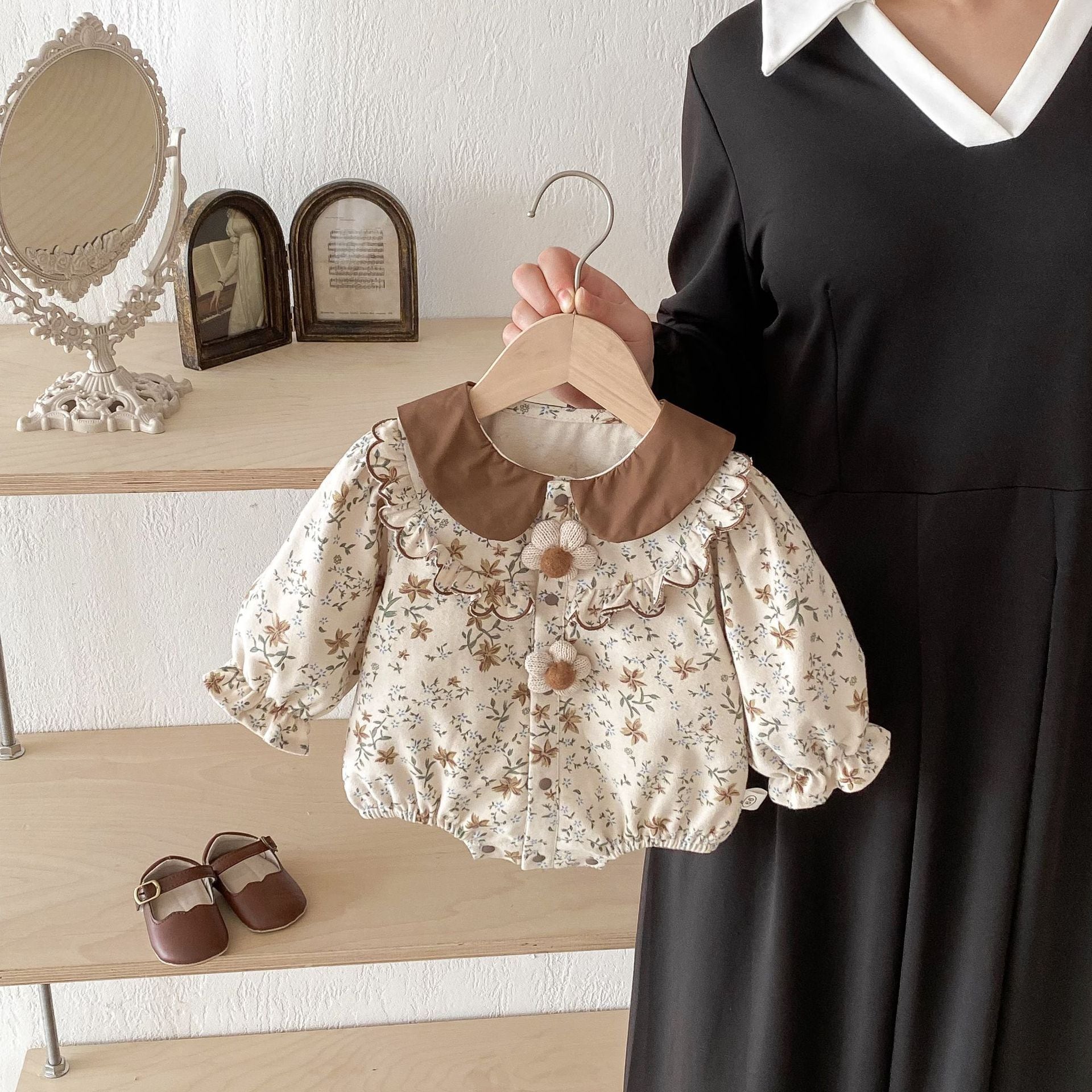 【66-90】ロンパース ブラウン花 可愛い 肌に優しい ベビー服 - 画像 (4)
