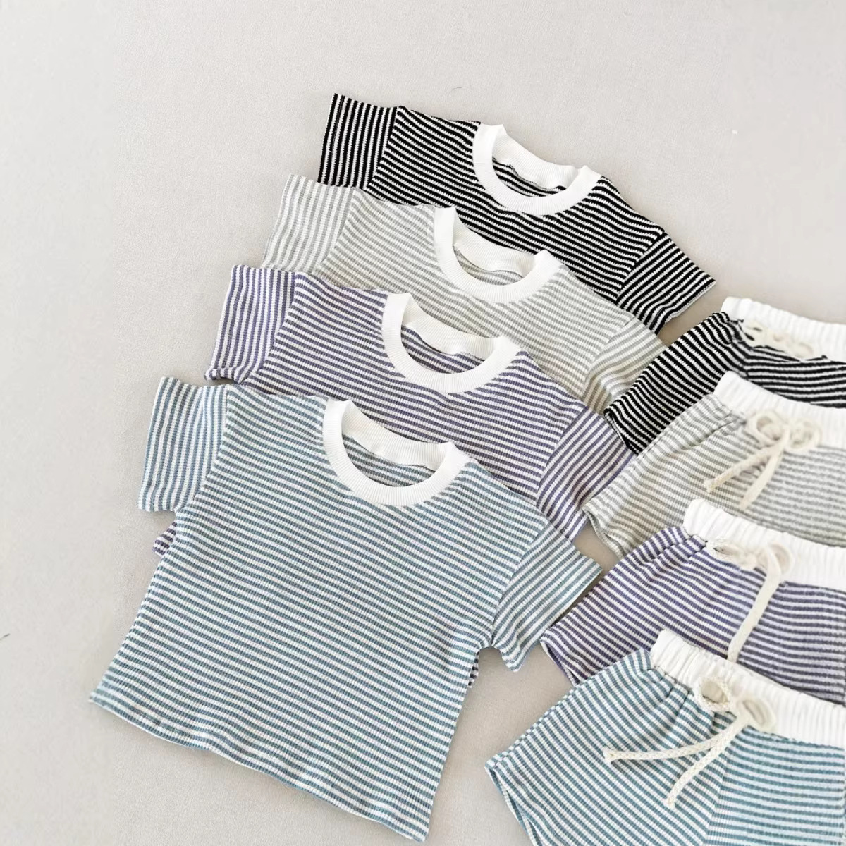 【73-120】ベビー服 セットアップ 半袖Tシャツ&ショートパンツ ボーダー柄 - 画像 (3)