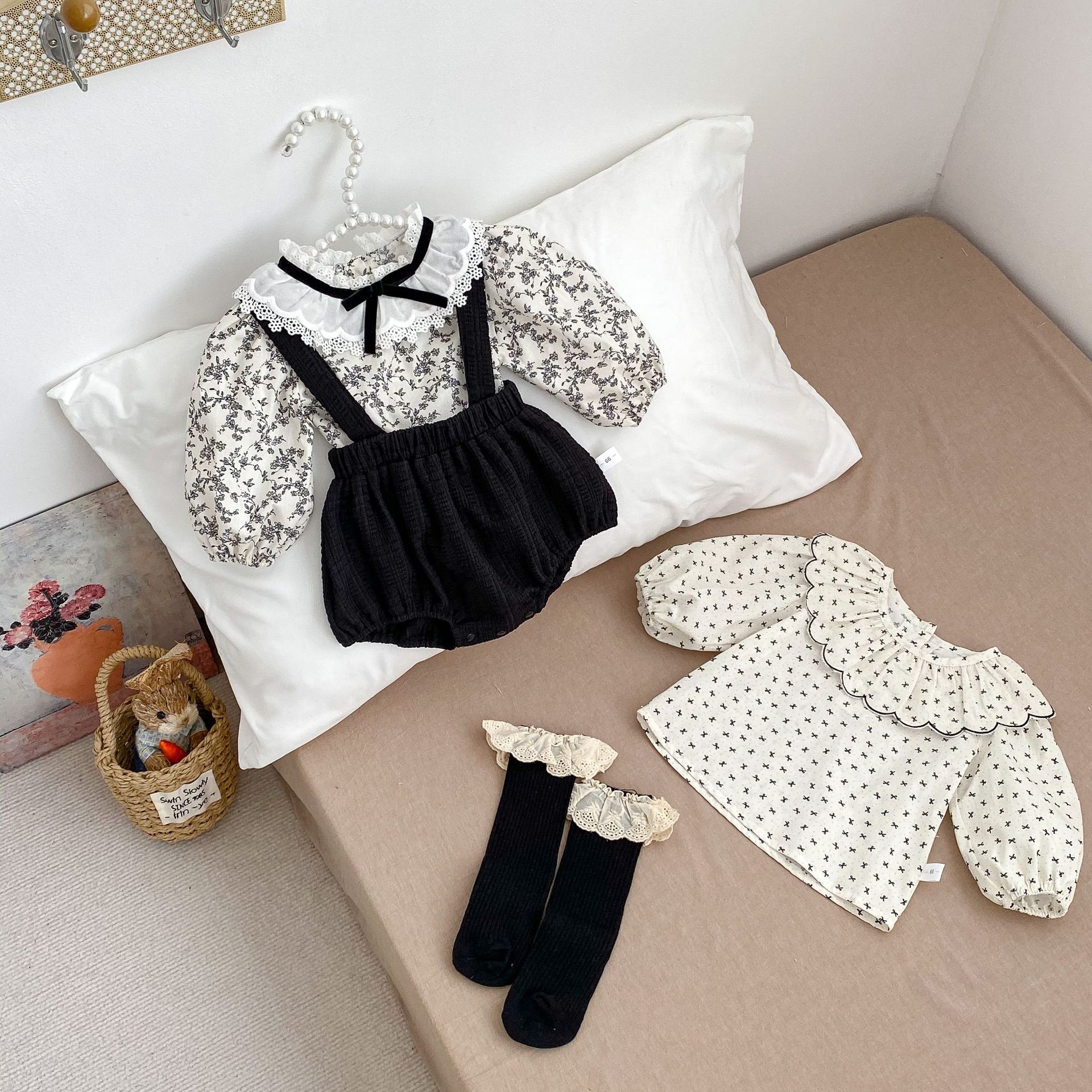 【66-100cm】花柄トップス＆サロペットブルマ ベビー 写真映え