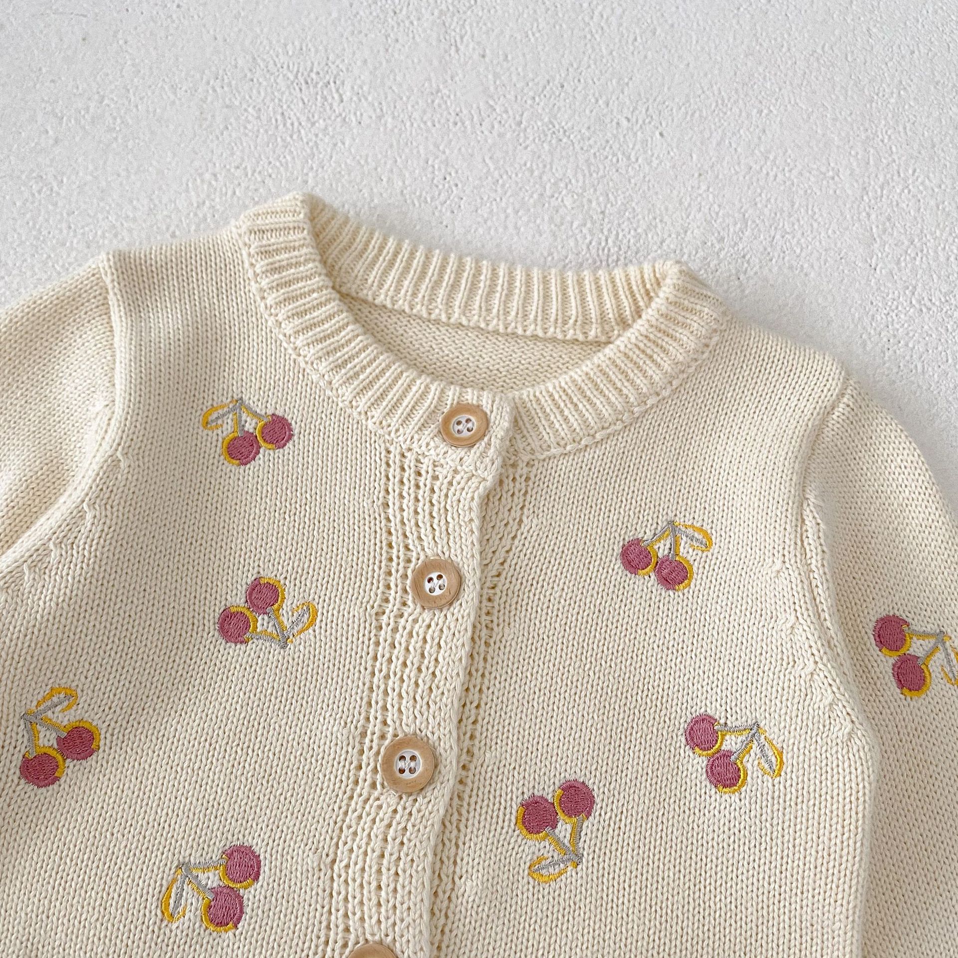 【66-100】ニット カーディガン チェリー柄 刺繍 - 画像 (7)