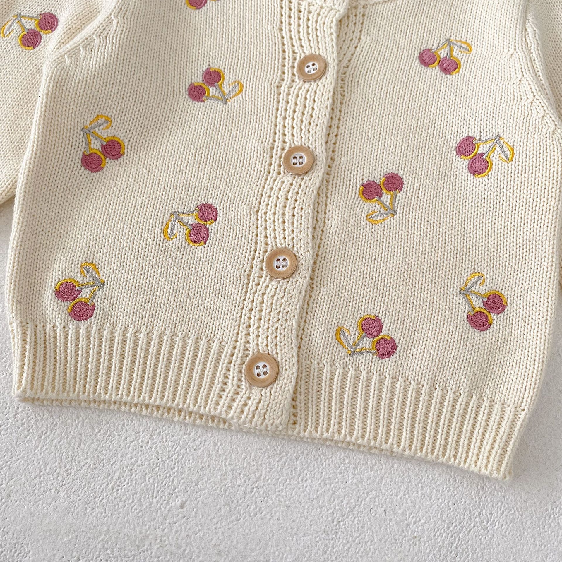 【66-100】ニット カーディガン チェリー柄 刺繍 - 画像 (9)