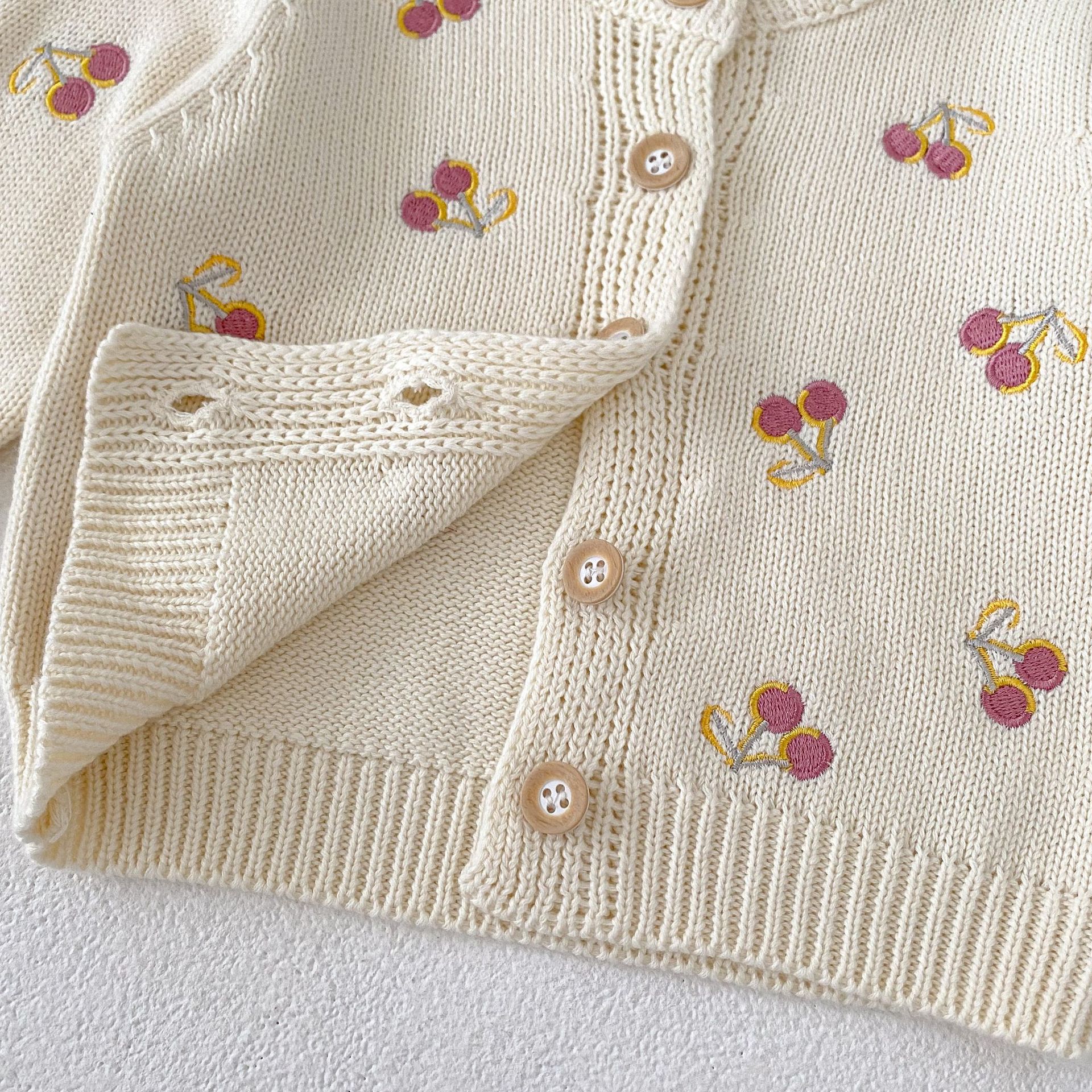 【66-100】ニット カーディガン チェリー柄 刺繍 - 画像 (11)