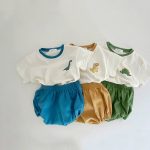【73-100】セットアップ ベビー 恐竜柄 半袖Tシャツ&ショートパンツ - 画像 (2)