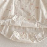 【66-90】二点セット 小花柄サロペットロンパース&レース襟Tシャツ - 画像 (12)