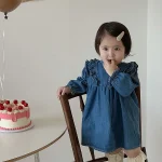 【73-100】デニムワンピース ベビー 女の子 肩フリル - 画像 (6)