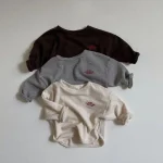 【73-100】ベビー 英字プリント ナチュラル 長袖Tシャツ