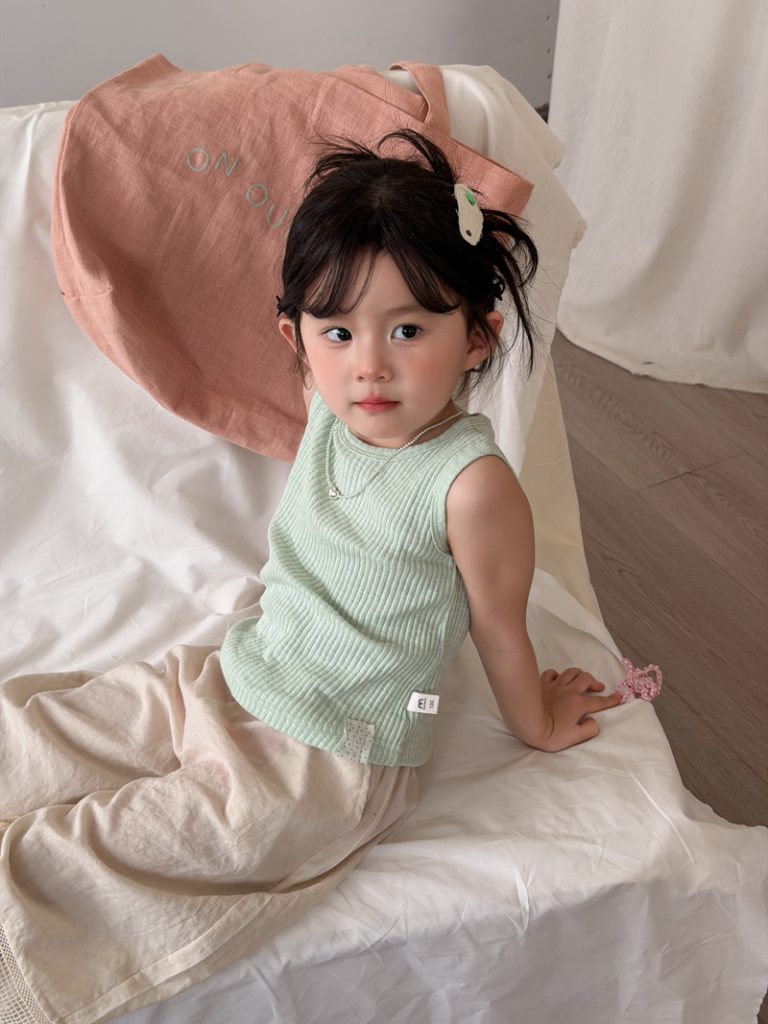 【90-140cm】ベスト 女の子 ノースリープ 無地 ニット