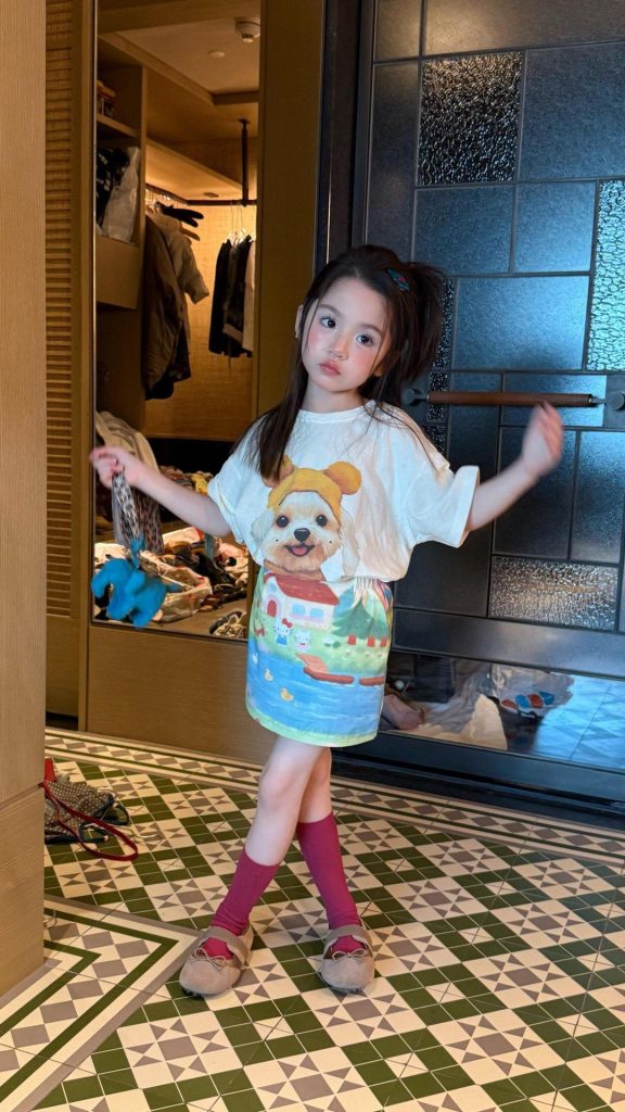 【90-150cm】半袖Ｔシャツ or スカート 女の子 犬柄 落書き