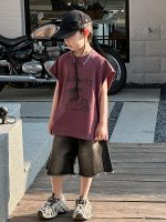 オーバーサイズのブラック半袖Tシャツ、ストリートファッション、男の子カジュアルウェア