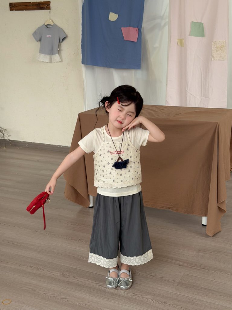 【90-140cm】キャミソール+半袖Ｔシャツ 女の子 花柄 合わせやすい