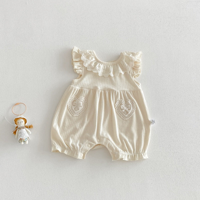 SKU-01_9c0aef91-5a43-4796-9994-3345ce702787.jpg 【66-90】カバーオール ベビ 女の子 レースフリル 丸襟 - 画像 (1)