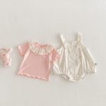 【66-90】二点セット 小花柄サロペットロンパース&レース襟Tシャツ - 画像 (4)
