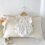 【66-90】ロンパース フリル襟 花刺繡 - 画像 (6)