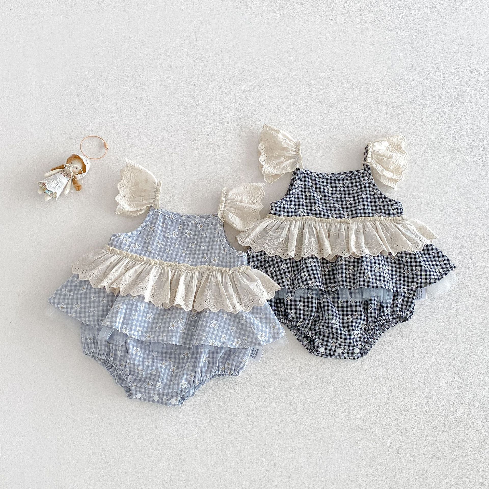 5f5f8a19f0a06e95151c8b9212e00e17.jpg 【66-90】ロンパース チェック フリル 可愛い ベビー服 - 画像 (1)