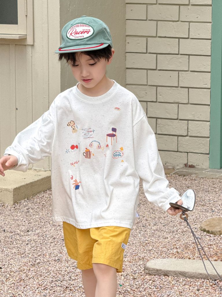 【100-160cm】長袖Tシャツ 男の子 グラフィティ かわいい