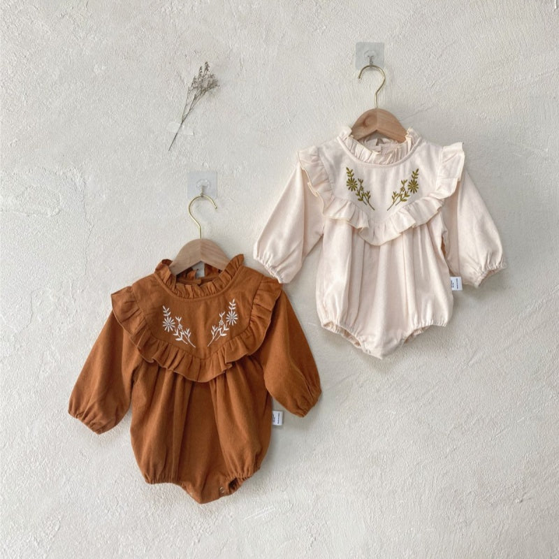 18_ba3d3922-2d0f-4771-a4b8-9c654bd21d46.jpg 【66-90】ロンパース ベビー 花柄 刺繍 レトロ - 画像 (1)