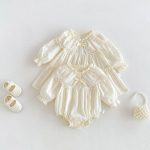 【66-90】ロンパースorワンピース ベビー 姉妹服 レース花襟 - 画像 (2)
