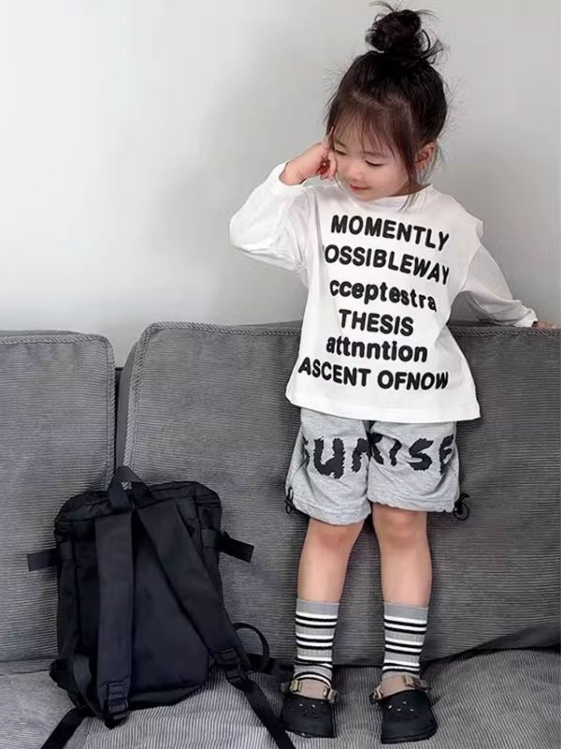 64767491 (2) 【90-140】長袖Tシャツ 女の子 英字 プリント シンプル - 画像 (1)