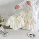 【66-90】ロンパースorワンピース ベビー 姉妹服 レース花襟 - 画像 (3)