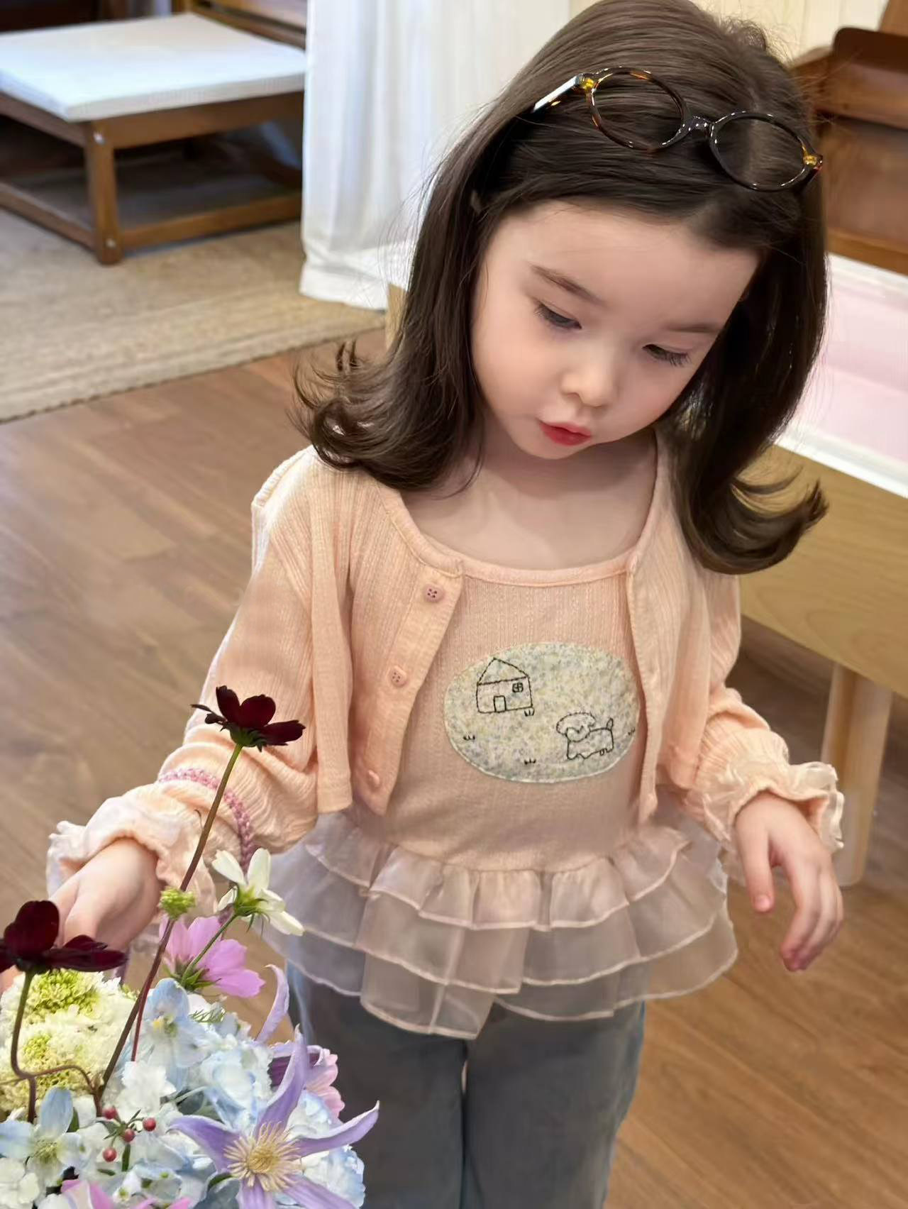 O1CN01f6r1QR28geaaotmZc_940097962-0-cib.jpg 【80-130】カーディガン キャミソール デニムパンツ 女の子 おしゃれ 韓国風 - 画像 (1)