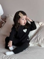 【73-110】二点セット カーディガン+ズボン ハート 無地 女の子 - 画像 (2)