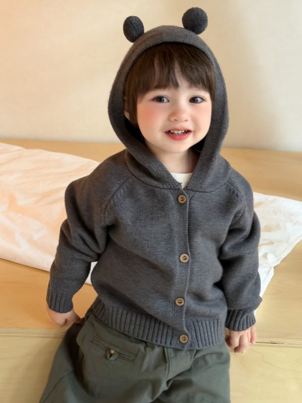 秋服を着た男の子の秋コーデ