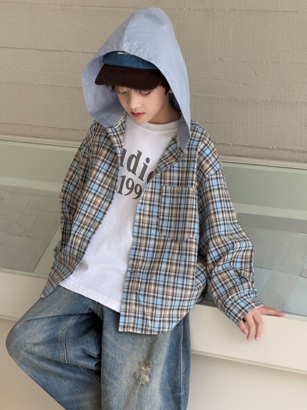 秋服を着た男の子の秋コーデ