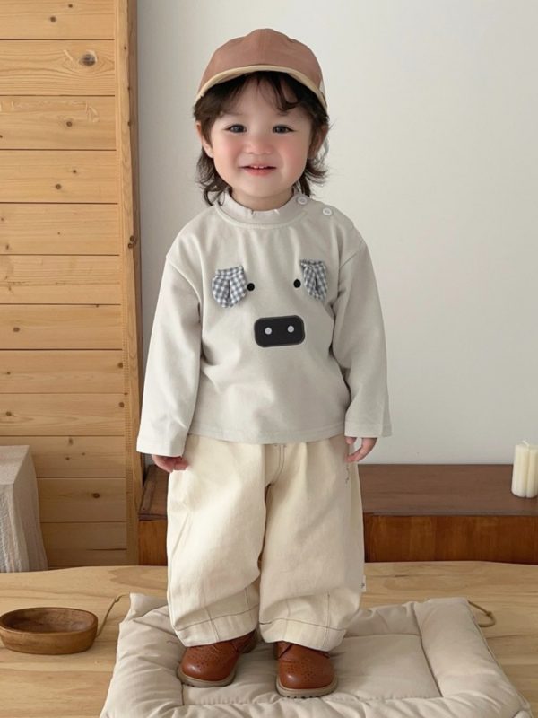 秋服を着た男の子の秋コーデ