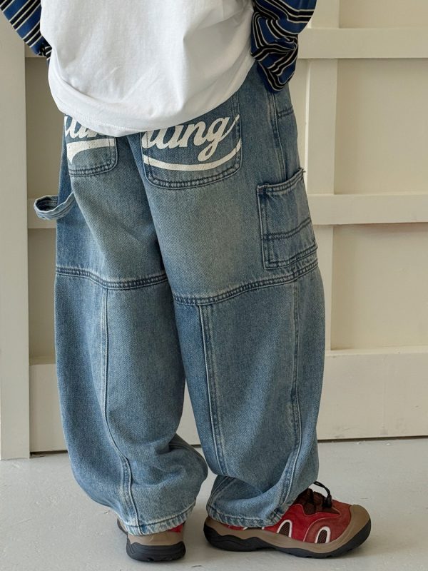 秋服を着た男の子の秋コーデ