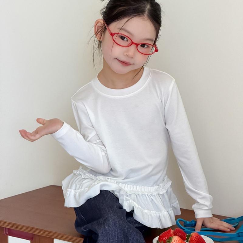 秋の女の子向け子ども服トレンドと秋コーデ